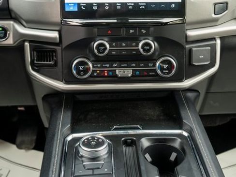 Used 2022 Ford Expedition XLT w/ Equipment Group 202A image 15