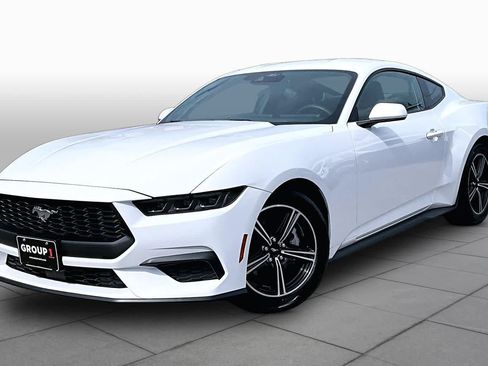 Used 2025 Ford Mustang Coupe RWD image 35