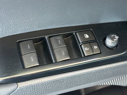Used 2025 Toyota Camry SE FWD image 18