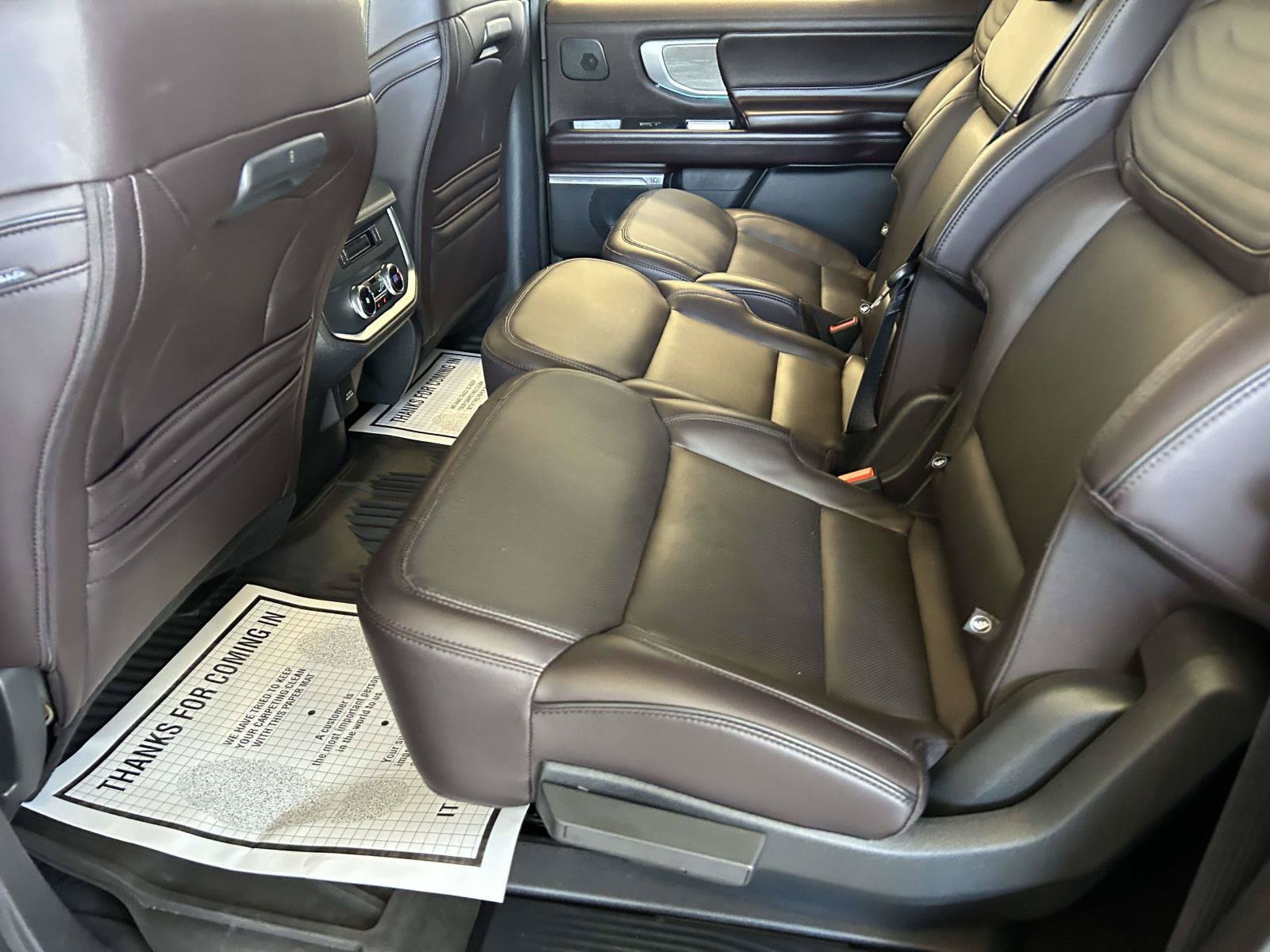 Used 2025 Ford Expedition Max Platinum w/ Platinum Ultimate Package AWD/4WD image 14