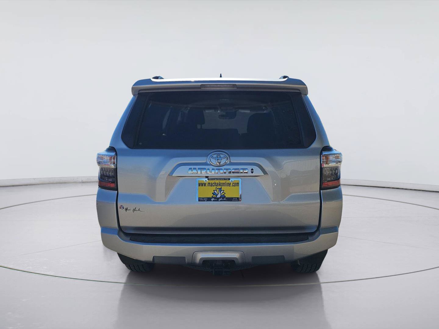 Used 2023 Toyota 4Runner SR5 AWD/4WD image 4