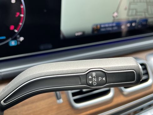 Certified 2025 Mercedes-Benz GLE 350 4MATIC image 26