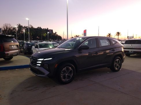 New 2026 Hyundai Tucson Blue SE w/ Tow & Go Package AWD/4WD image 3