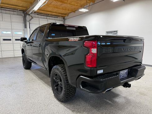 Used 2020 Chevrolet Silverado 1500 LT Trail Boss image 2