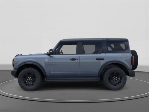 New 2025 Ford Bronco Outer Banks w/ Black Appearance Package image 3
