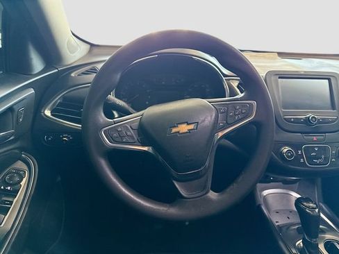 Used 2017 Chevrolet Malibu LT FWD image 21