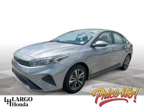 Used 2024 Kia Forte LXS w/ LXS Technology Package FWD image 1