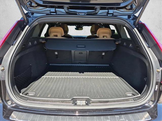 Used 2025 Volvo V60 B5 Cross Country Ultra w/ Protection Package Premier AWD/4WD image 6