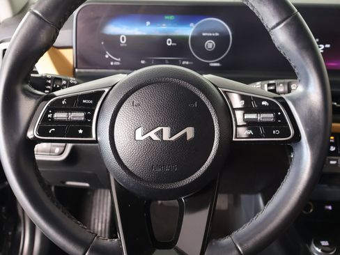 Used 2024 Kia Seltos EX FWD image 3