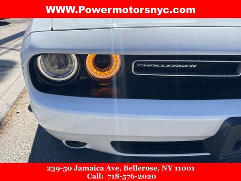 Used 2023 Dodge Challenger SXT image 9
