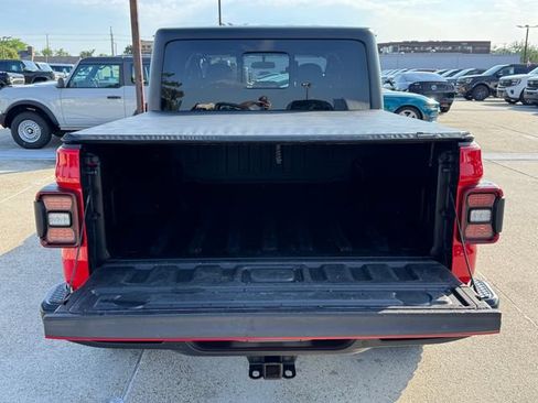 Used 2021 Jeep Gladiator Sport AWD/4WD image 10