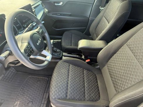 Used 2022 Kia Rio LX image 5