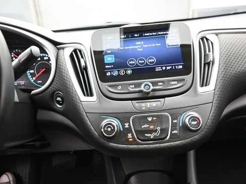 Used 2023 Chevrolet Malibu RS image 10