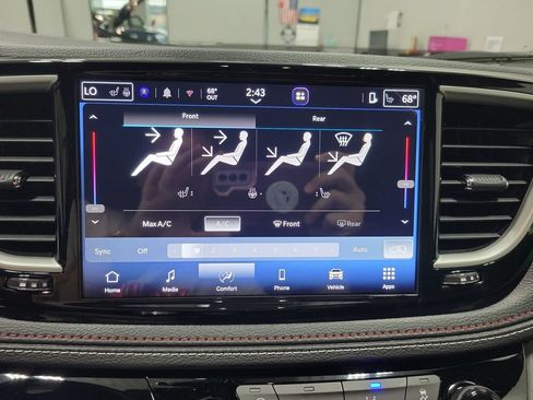 New 2027 Chrysler Pacifica Select AWD/4WD image 28