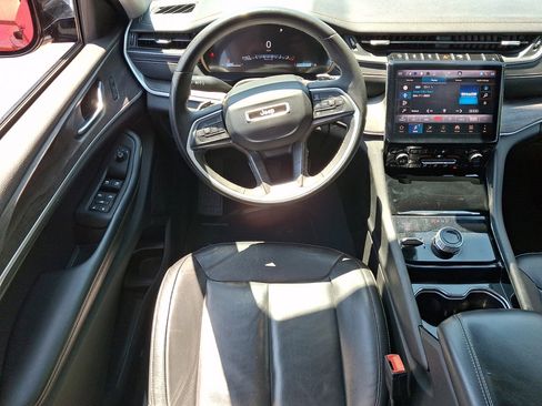 Used 2023 Jeep Grand Cherokee Limited AWD/4WD image 22
