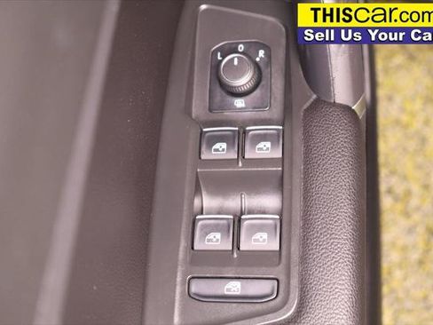 Used 2020 Volkswagen Tiguan SE FWD image 33