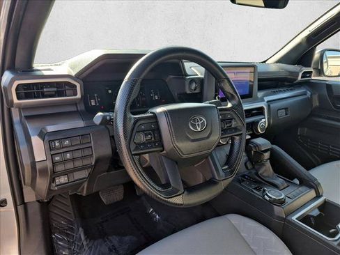 Certified 2025 Toyota Tacoma SR5 AWD/4WD image 10