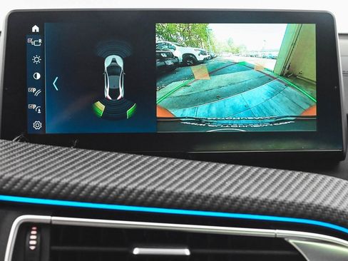 Used 2019 BMW i8 Coupe image 17