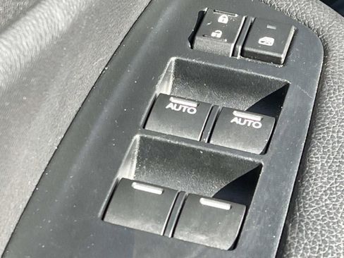 Used 2022 Honda Pilot Touring image 32