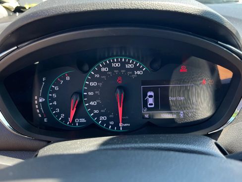 Used 2019 Chevrolet Trax LT w/ LT Convenience Package AWD/4WD image 18