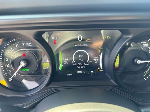 Certified 2025 Jeep Wrangler Unlimited Rubicon 4xe image 17