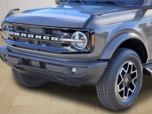 New 2025 Ford Bronco Outer Banks image 38