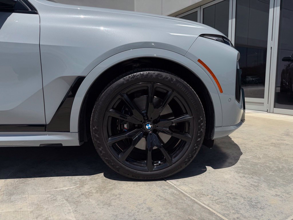Used 2025 BMW X7 xDrive40i w/ M Sport Package AWD/4WD image 9