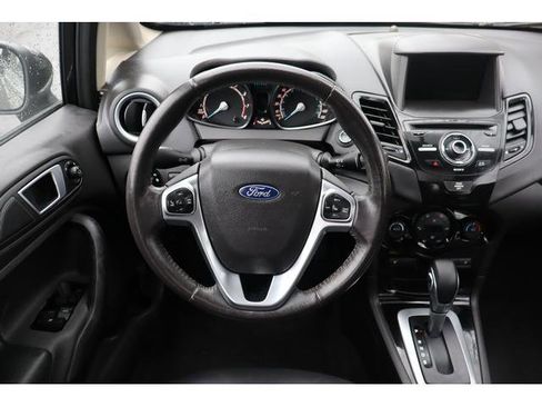 Used 2017 Ford Fiesta Titanium image 11
