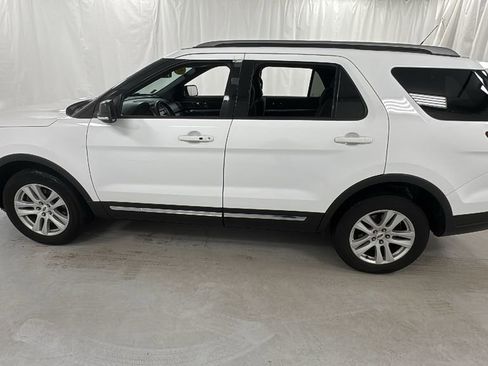 Used 2019 Ford Explorer XLT w/ Equipment Group 201A image 6