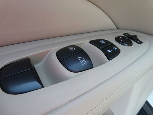 Used 2016 Nissan Pathfinder Platinum AWD/4WD image 24