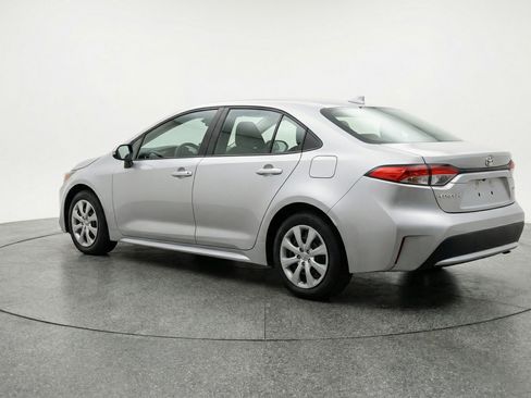 Used 2025 Toyota Corolla LE FWD image 6