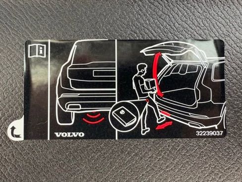 Used 2023 Volvo XC90 T8 Ultimate w/ Protection Package Premier image 16