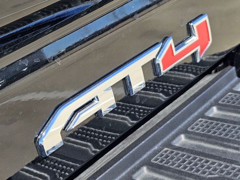 Certified 2025 GMC Sierra 2500 AT4 w/ AT4 Premium Plus Package image 18