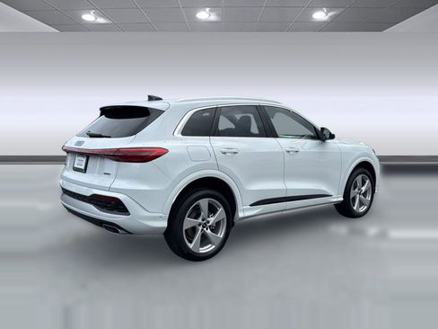 Used 2025 Audi Q5 Premium Plus AWD/4WD image 9