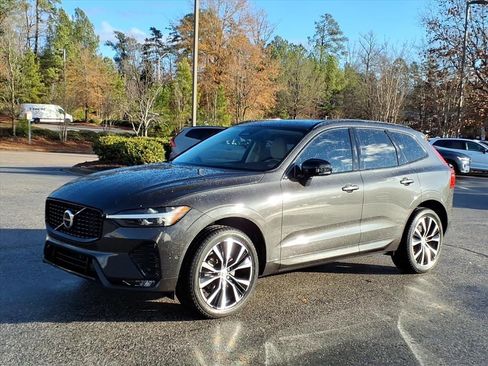 Certified 2023 Volvo XC60 B5 Plus w/ Protection Package Premier image 9