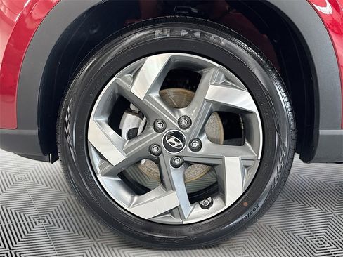 Used 2024 Hyundai Venue Limited image 29