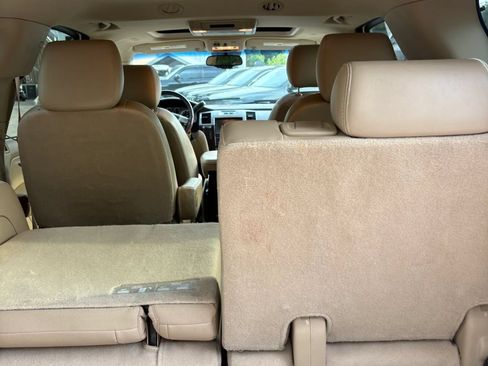 Used 2011 Cadillac Escalade Premium AWD/4WD image 35
