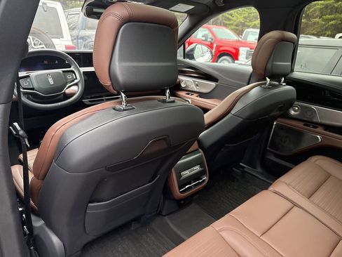 Used 2026 Lincoln Nautilus Reserve image 15