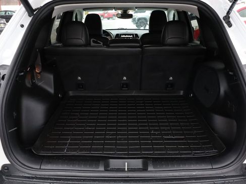 Used 2020 Jeep Cherokee Limited image 36