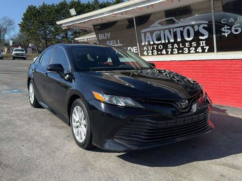 Used 2020 Toyota Camry LE image 8