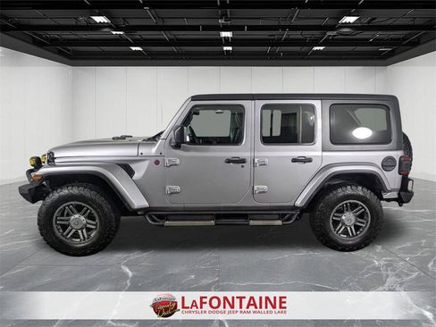Used 2020 Jeep Wrangler Unlimited Sahara image 2