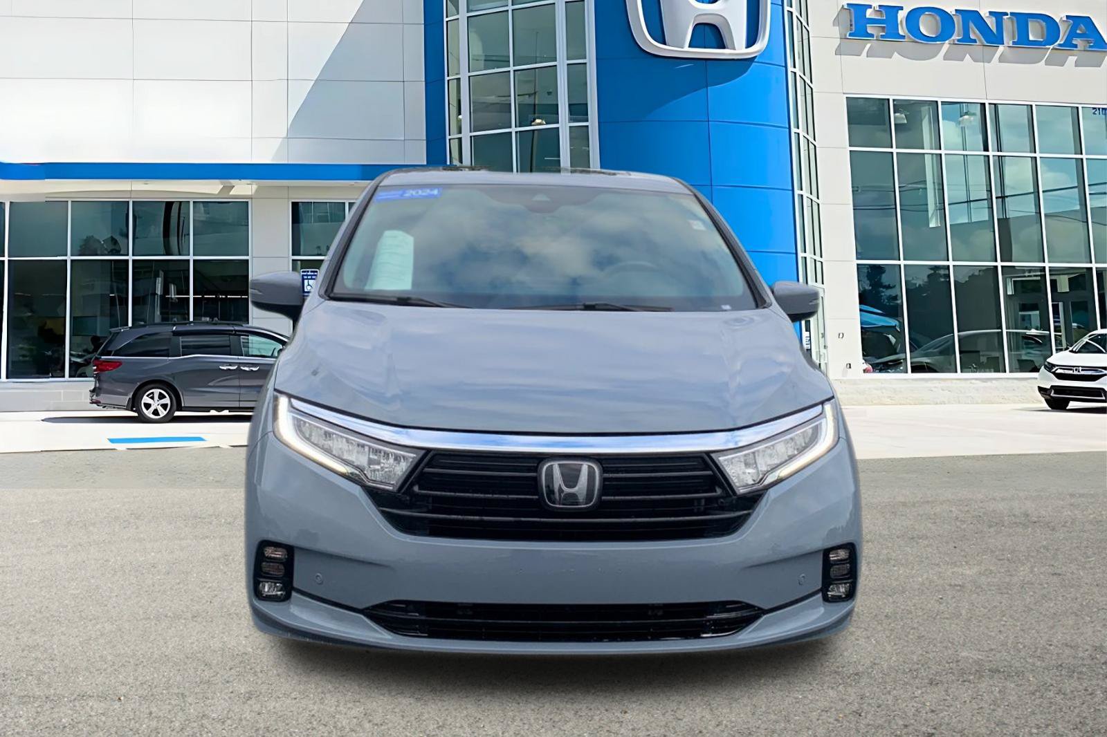 Certified 2024 Honda Odyssey Touring image 8