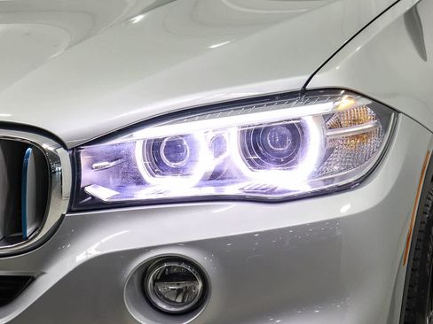 Used 2018 BMW X5 xDrive40e w/ Premium Package AWD/4WD image 7