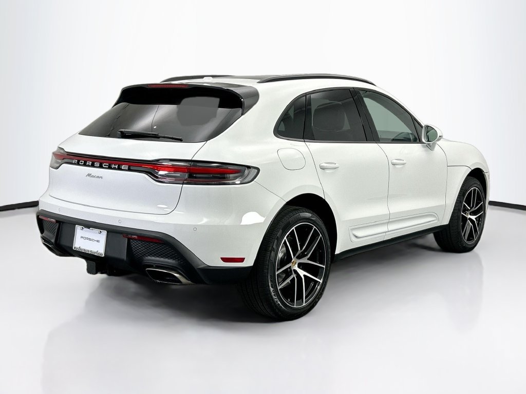Used 2026 Porsche Macan AWD/4WD image 7