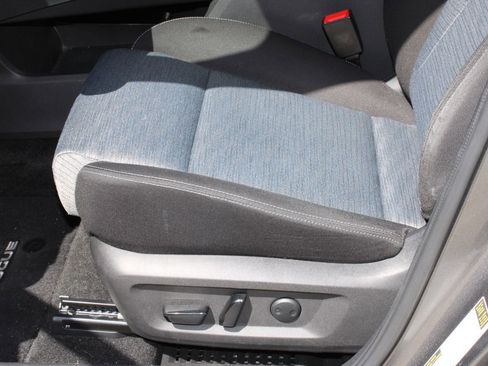 Used 2023 Nissan Rogue SV image 14