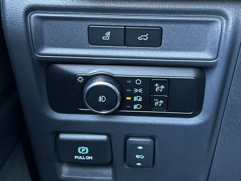 Used 2024 Ford Expedition Limited image 43