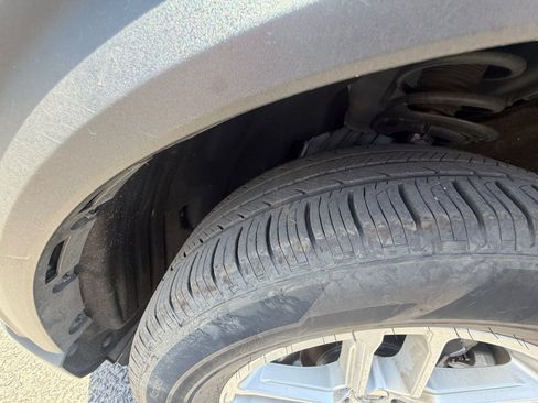 Used 2025 Ford Explorer Active RWD image 20