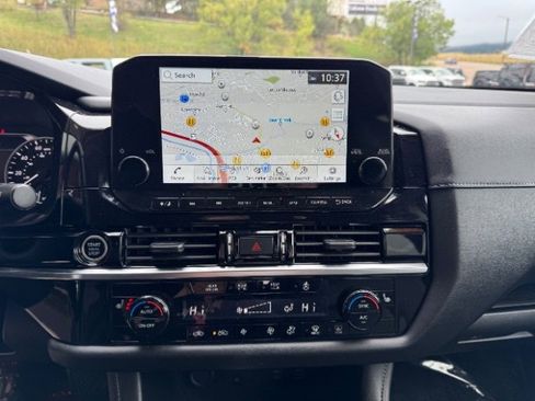 Used 2023 Nissan Pathfinder SL image 28