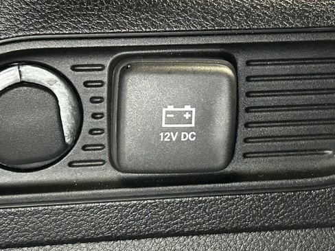 Certified 2024 Jeep Grand Cherokee Altitude AWD/4WD image 9