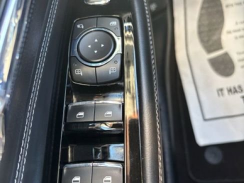 Used 2022 Lincoln Corsair AWD w/ Equipment Group 101A image 24